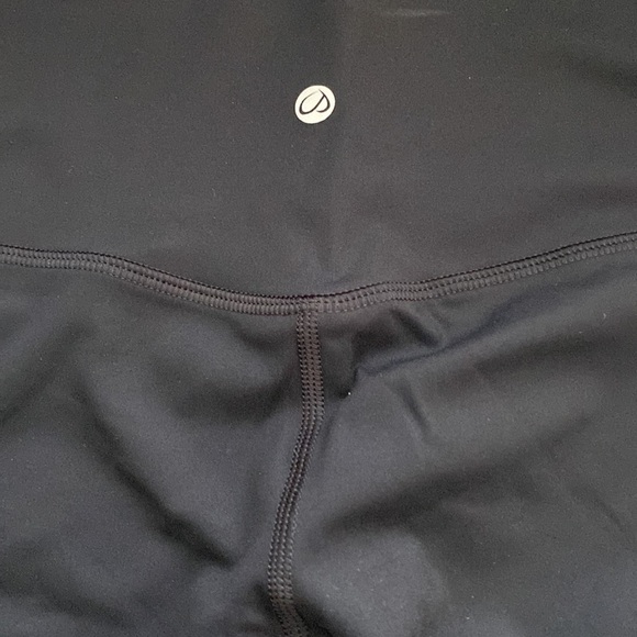 EUC CRZ YOGA XS Naked Feeling Biker Shorts 8 Inches High Waisted Black - Picture 3 of 5